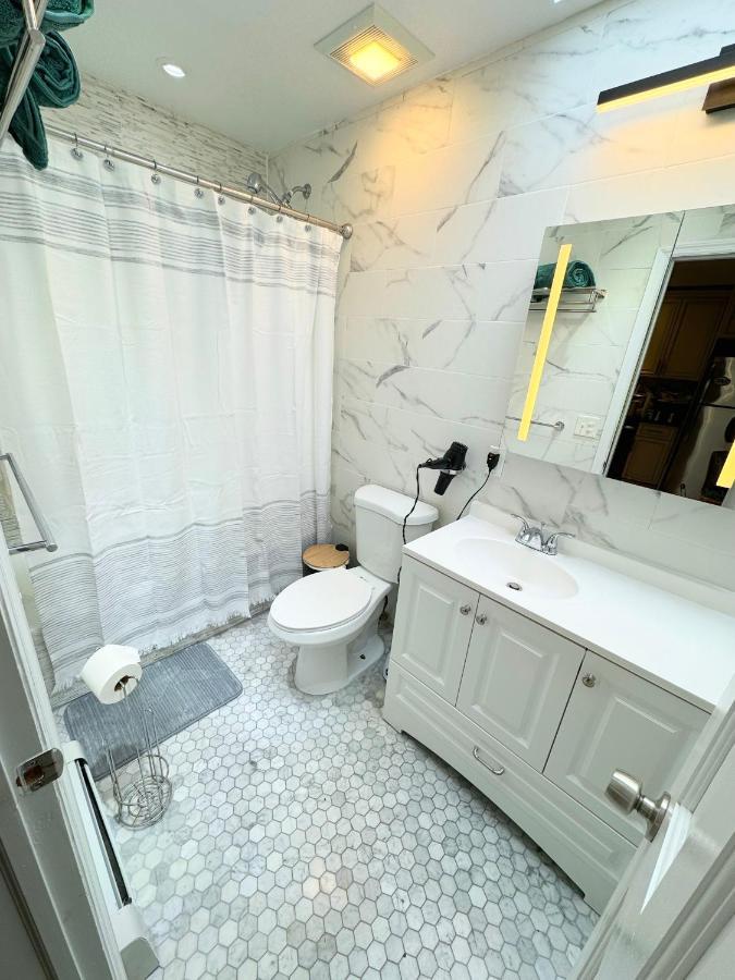 The Waltham Private Room & Bathroom John F Kennedy Jfk Lga Airport Manhattan Penn Station Bullet-Train 15 Min New York Buitenkant foto