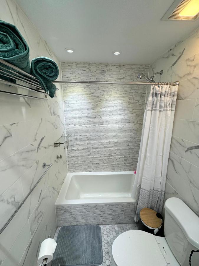 The Waltham Private Room & Bathroom John F Kennedy Jfk Lga Airport Manhattan Penn Station Bullet-Train 15 Min New York Buitenkant foto